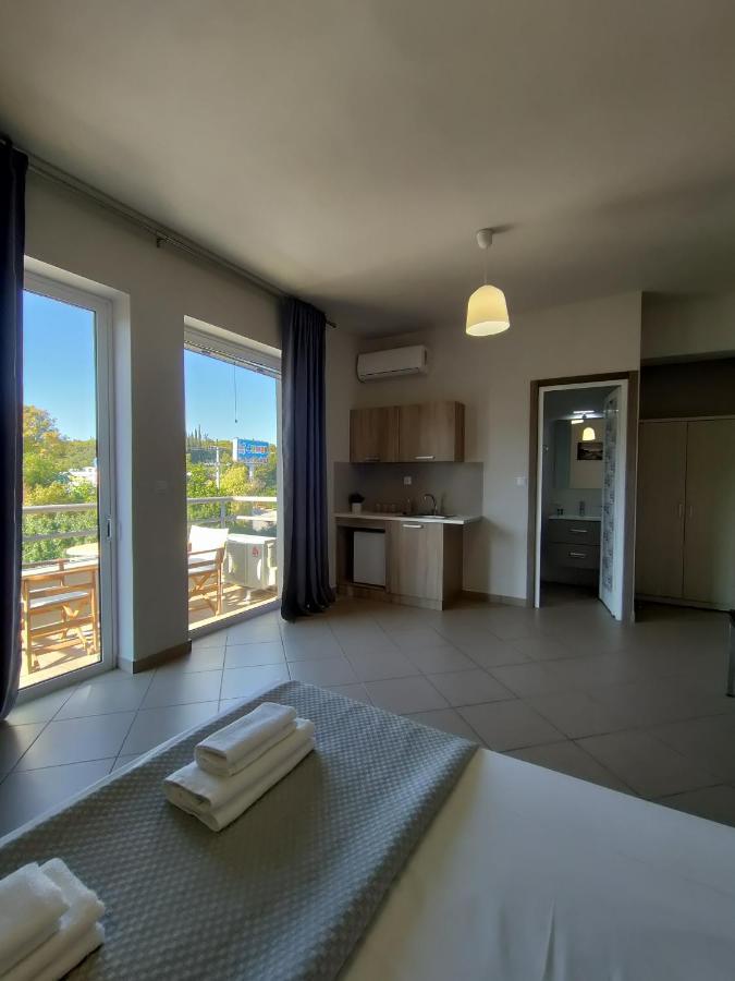 Peania Domus Apartment