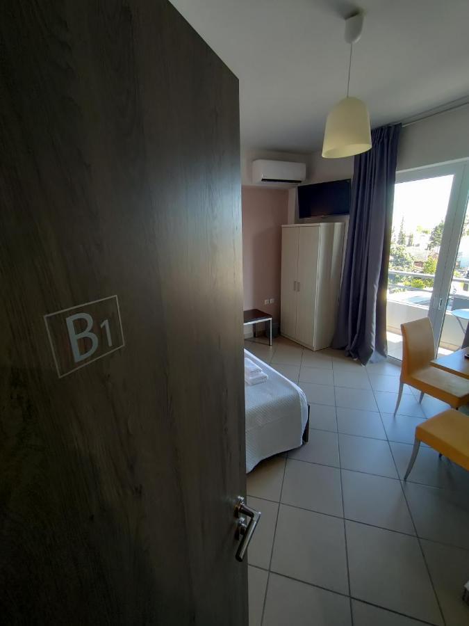Peania Domus Apartment *