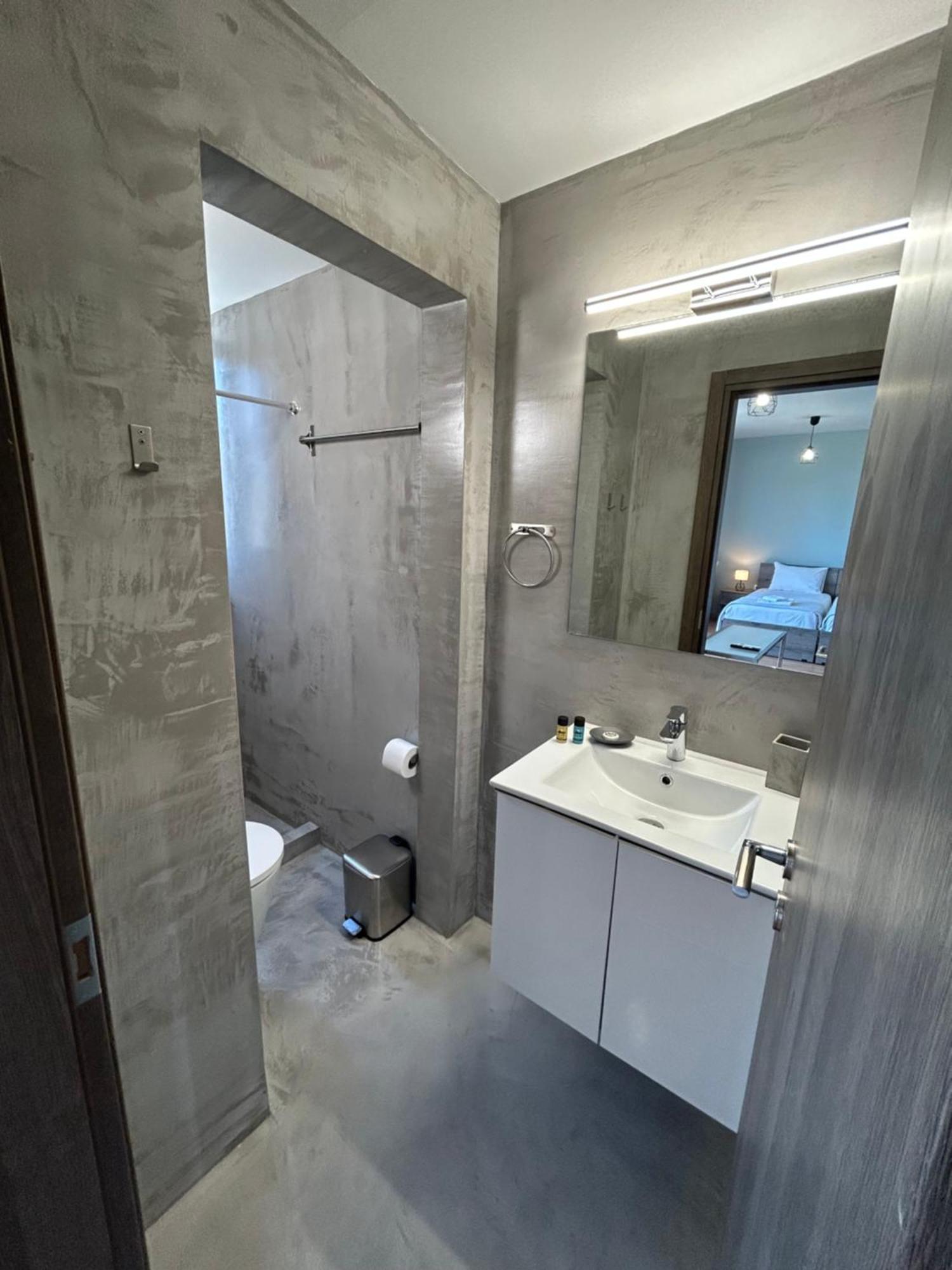 Peania Domus Apartment *